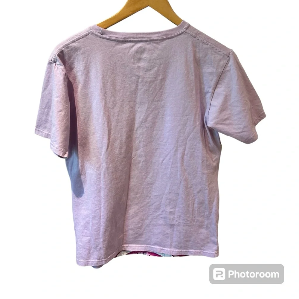 Disneyland Parks Hong Kong Alice in Wonderland Graphic Tee Size Large‎
